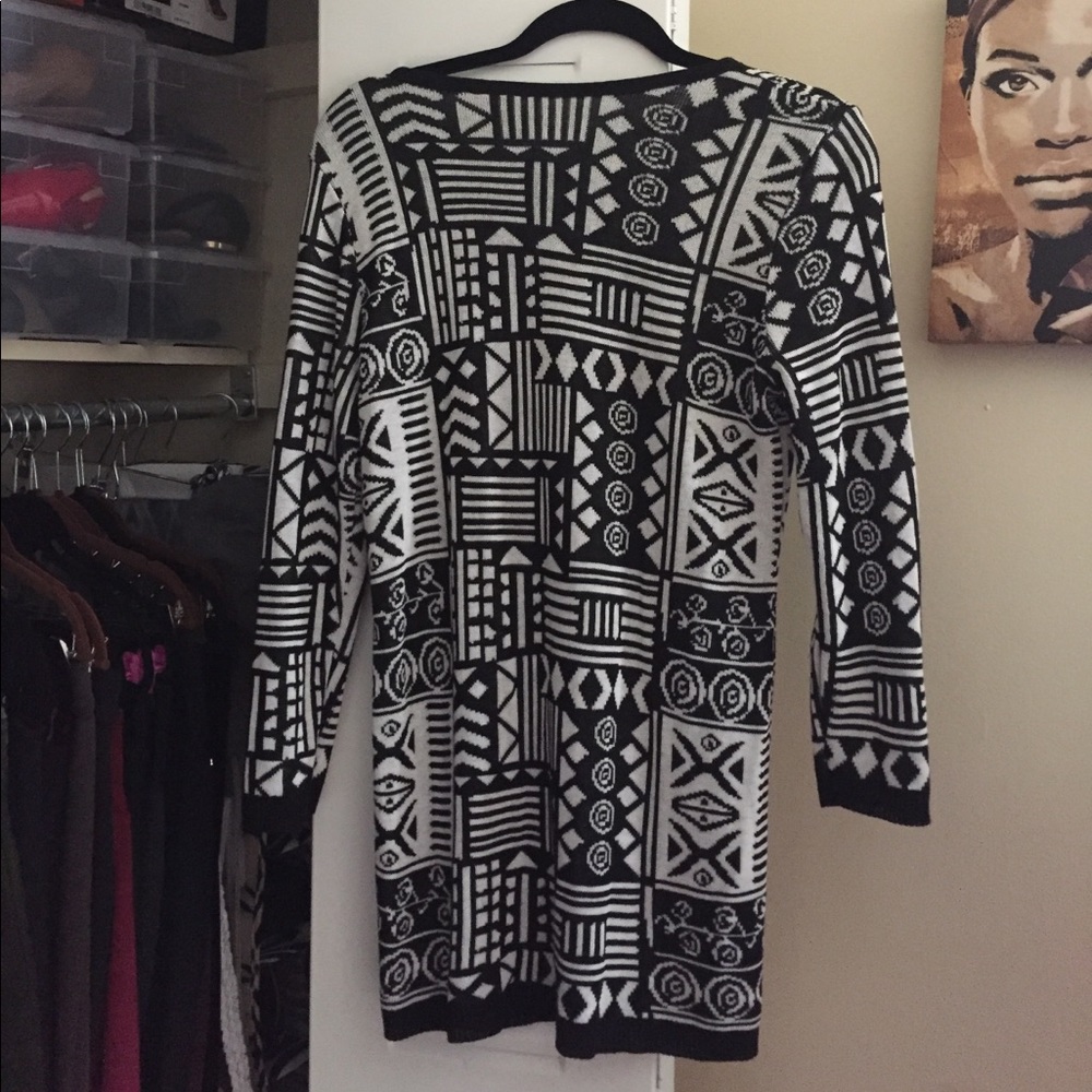 Patterned Sweater - Picture 4 of 5